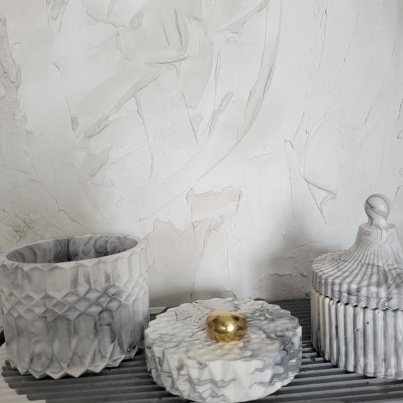 Cylinder trinket jewelry box - Picture 3 of 5